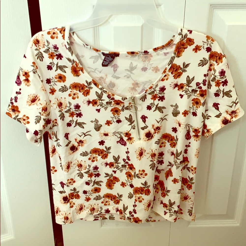 Rue 21 floral crop top size L